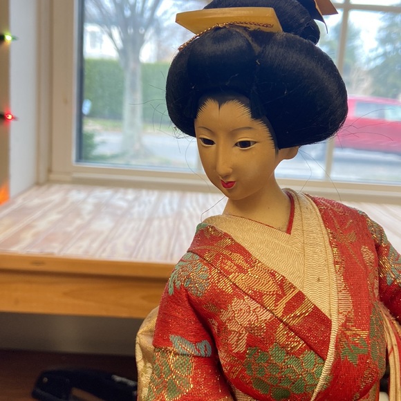 Vintage geisha doll on stand - Picture 2 of 7